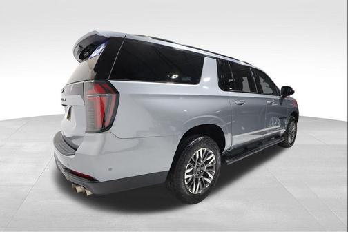 Sterling Gray Metallic 2025 Chevrolet Suburban Z71