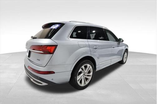 2024 Audi Q7 55 Premium Plus