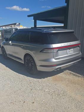Radiance Metallic 2022 Lincoln Aviator Reserve AWD