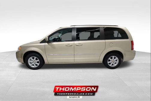 2010 Chrysler Town & Country Touring