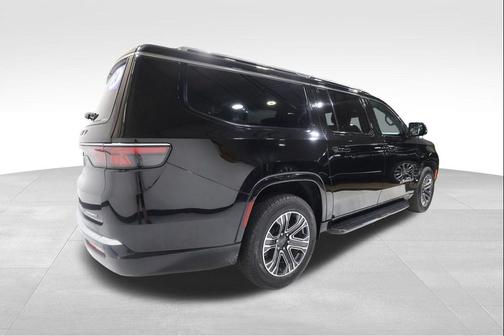 Diamond Black Crystal Pearlcoat 2024 Jeep Wagoneer L Series II