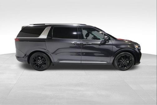2022 Kia Carnival SX