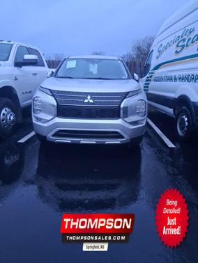 2024 Mitsubishi Outlander SE Black Edition w/Pano Roof