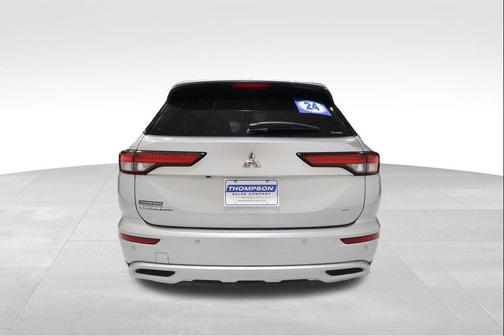 2024 Mitsubishi Outlander SE Black Edition w/Pano Roof