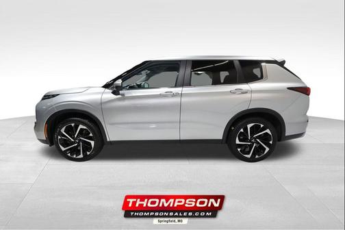 2024 Mitsubishi Outlander SE Black Edition w/Pano Roof