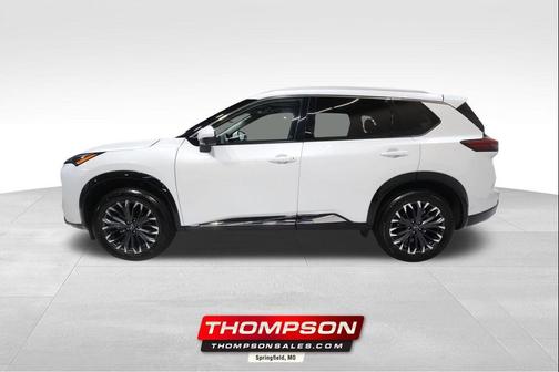 Everest White Pearl Tricoat 2026 Nissan Rogue Platinum
