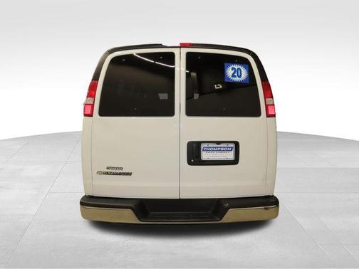 Photo 3 of 32 of 2020 Chevrolet Express 3500 LT