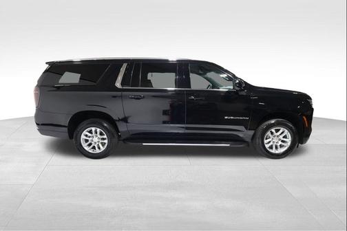 2025 Chevrolet Suburban LT