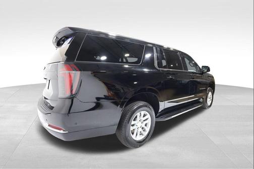 2025 Chevrolet Suburban LT