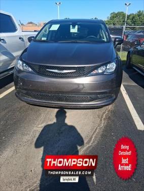 2022 Chrysler Voyager LX
