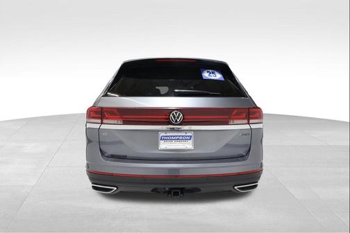 2025 Volkswagen Atlas 2.0T SE w/Technology 4MOTION