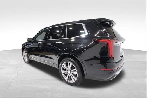 2025 Cadillac XT6 Premium Luxury AWD