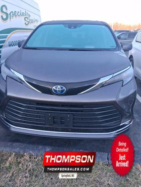 2024 Toyota Sienna XLE
