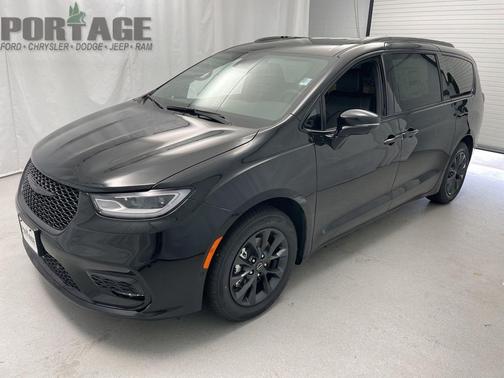 2025 Chrysler Pacifica L