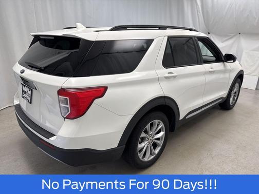 Star White Metallic Tri-Coat 2022 Ford Explorer XLT