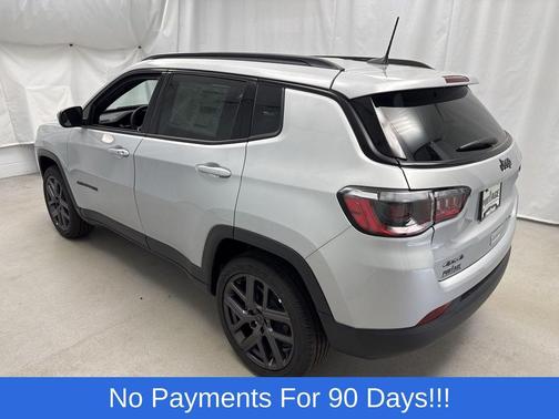 Silver Zynith Metallic Clearcoat 2026 Jeep Compass Latitude