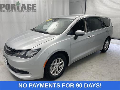 2023 Chrysler Voyager LX