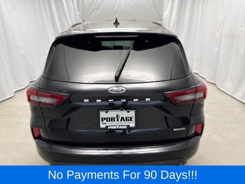 Agate Black Metallic 2024 Ford Escape ST-Line