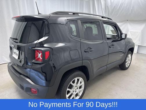 Black Clearcoat 2023 Jeep Renegade Latitude