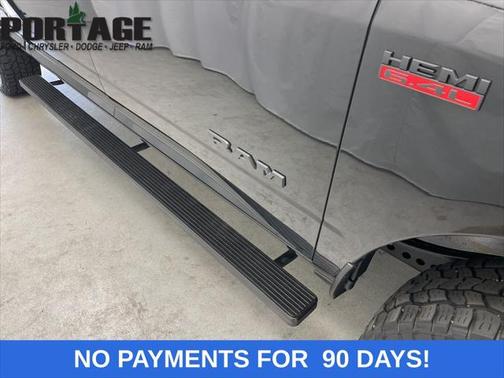 2020 RAM 2500 Big Horn Crew Cab 4X4 6'4' Box