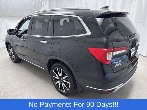 Crystal Black Pearl 2022 Honda Pilot Touring 8-Passenger
