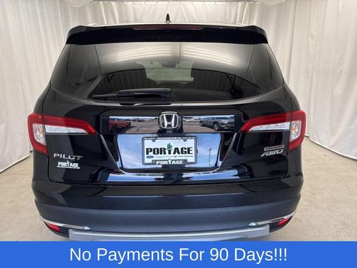 Crystal Black Pearl 2022 Honda Pilot Touring 8-Passenger