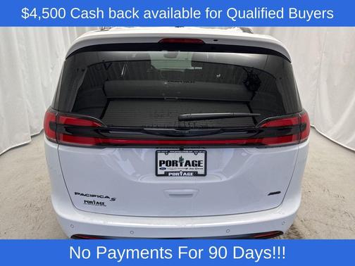 Bright White Clearcoat 2026 Chrysler Pacifica L