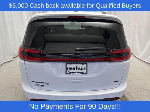 Bright White Clearcoat 2026 Chrysler Pacifica L