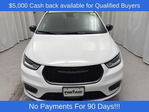 Bright White Clearcoat 2026 Chrysler Pacifica L