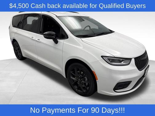 Bright White Clearcoat 2026 Chrysler Pacifica L