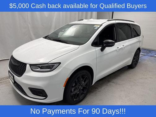 Bright White Clearcoat 2026 Chrysler Pacifica L