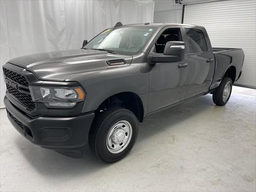 2024 RAM 2500 Tradesman Crew Cab 4x4 6'4' Box
