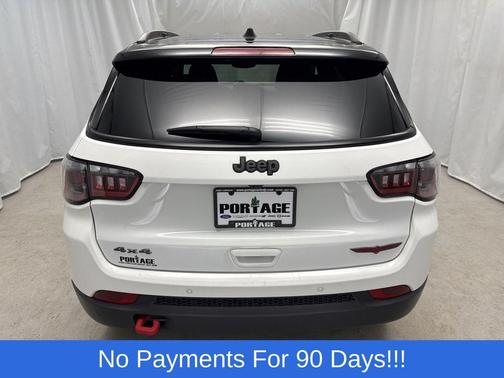 Bright White Clearcoat 2024 Jeep Compass Trailhawk
