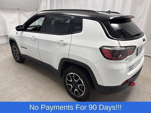 Bright White Clearcoat 2024 Jeep Compass Trailhawk