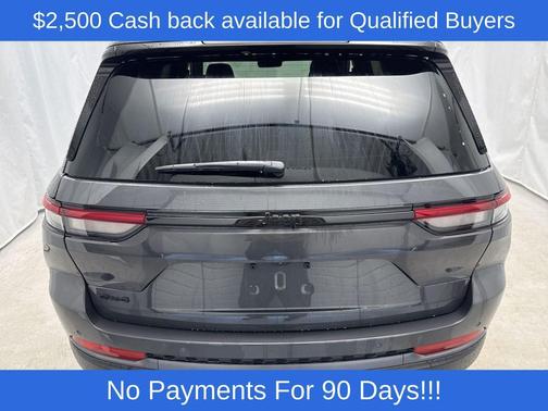 Baltic Gray Metallic Clearcoat 2026 Jeep Grand Cherokee Altitude