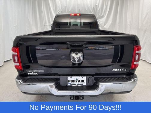 2021 RAM 3500 Big Horn Crew Cab 4x4 8' Box