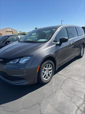 2023 Chrysler Voyager LX