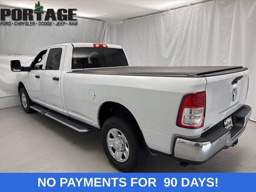 2023 RAM 2500 Tradesman Crew Cab 4x2 8' Box