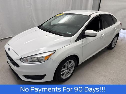 Oxford White 2018 Ford Focus SE