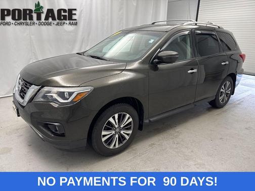 2017 Nissan Pathfinder SL