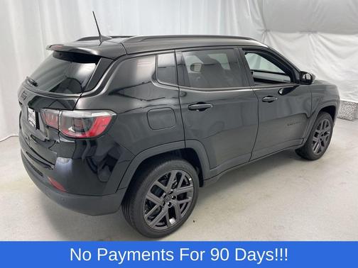 Diamond Black Crystal Pearlcoat 2025 Jeep Compass Limited
