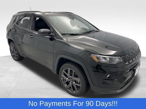 Diamond Black Crystal Pearlcoat 2025 Jeep Compass Limited