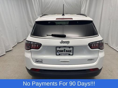 Bright White Clearcoat 2024 Jeep Compass Latitude