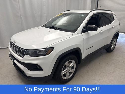 Bright White Clearcoat 2024 Jeep Compass Latitude