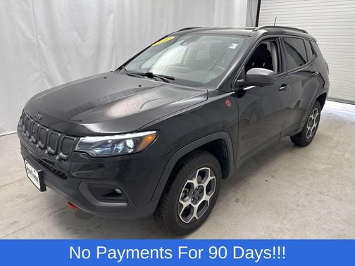 Diamond Black Crystal Pearlcoat 2022 Jeep Compass Trailhawk
