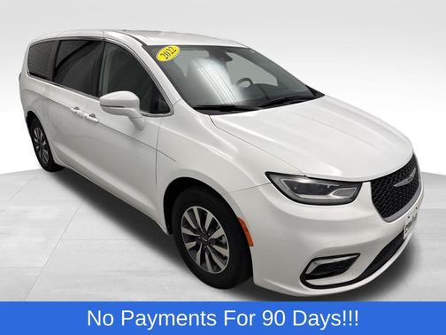 Bright White Clearcoat 2022 Chrysler Pacifica Hybrid Touring L