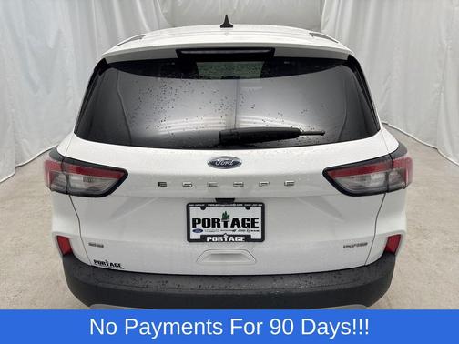 Oxford White 2022 Ford Escape SE