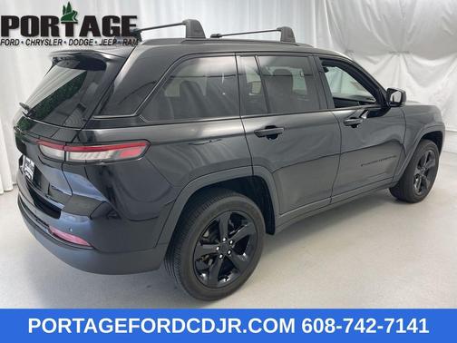 2022 Jeep Grand Cherokee Altitude