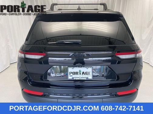 2022 Jeep Grand Cherokee Altitude