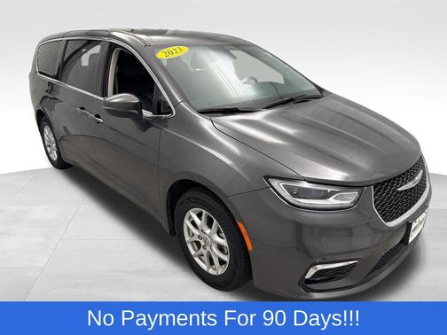 Granite Crystal Metallic Clearcoat 2023 Chrysler Pacifica Touring L